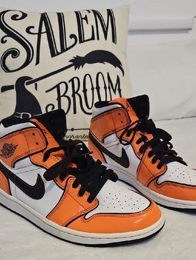 Nike Air Jordan 1 SE Mid Turf Orange Colorway Sneakers Size 11